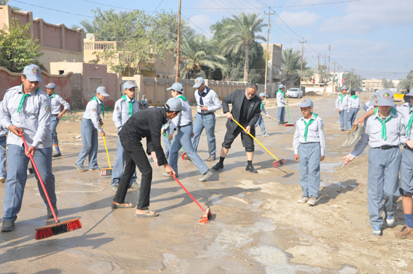 العناصر الكشفية تقوم بحملة تنظيف شملت عدد من احياء مدينة كربلاء المقدسة